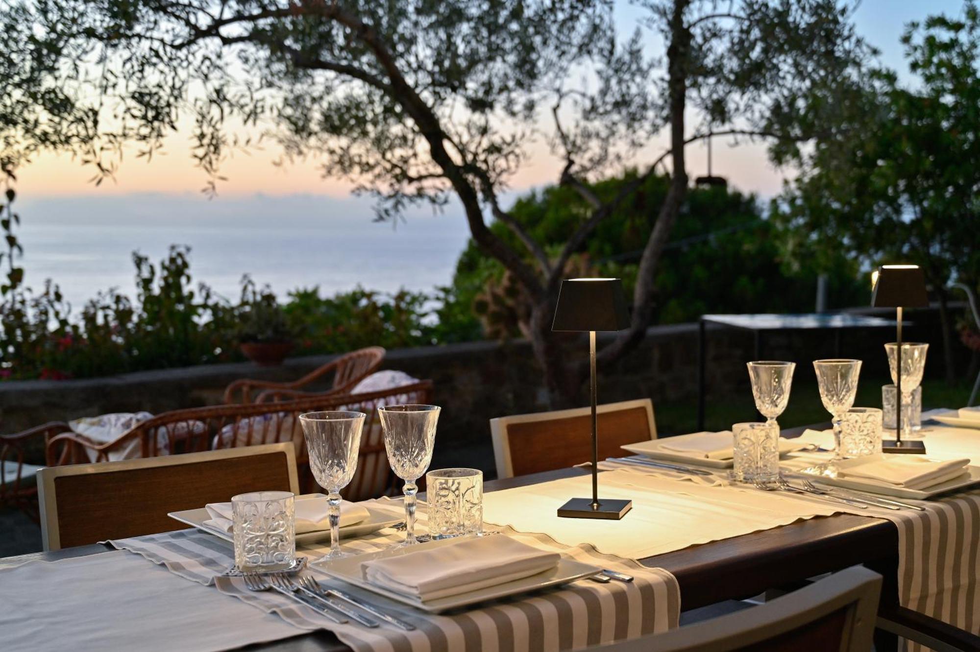Albeca Boutique Hotel - Relais De Charme Sul Mare Castellabate Extérieur photo